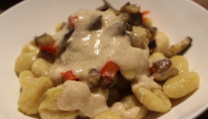 Tierleidfrei genießen: Gnocchi in “Käse”soße Tierleidfrei genießen: Gnocchi in “Käse”soße
