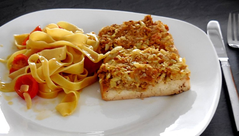 Tierleidfrei genießen: Tofu unter Senfkruste Tierleidfrei genießen: Tofu unter Senfkruste