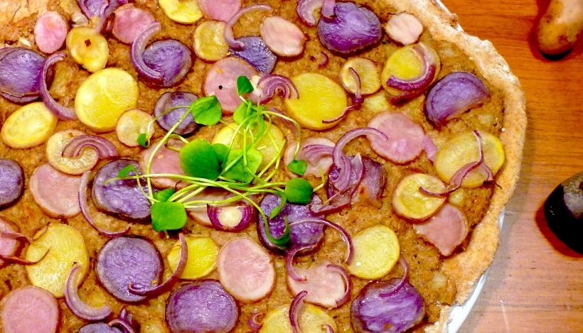 Tierleidfrei genießen: Bunte Kartoffelpizza Tierleidfrei genießen: Bunte Kartoffelpizza