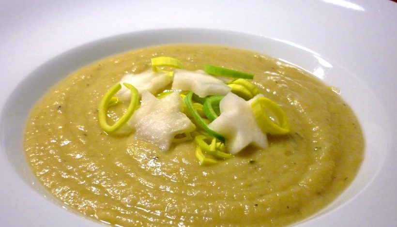 Tierleidfrei genießen: Kohlrabi-Lauch-Cremesuppe Tierleidfrei genießen: Kohlrabi-Lauch-Cremesuppe