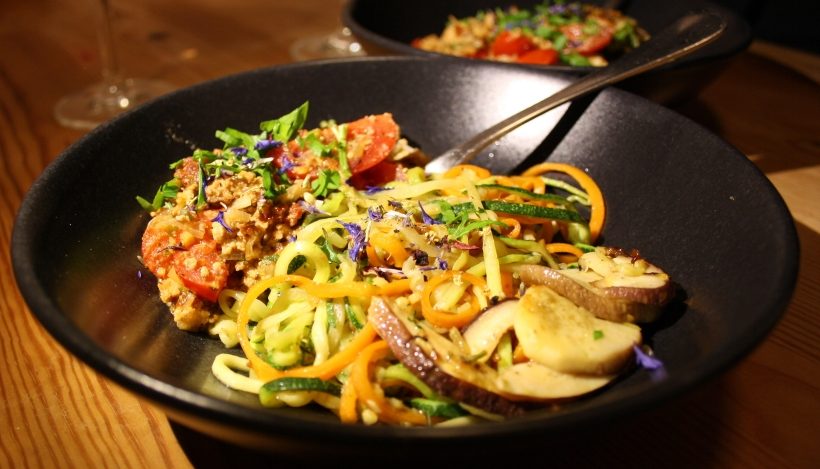 Tierleidfrei genießen: Zucchini-Karotten-Pasta Tierleidfrei genießen: Zucchini-Karotten-Pasta