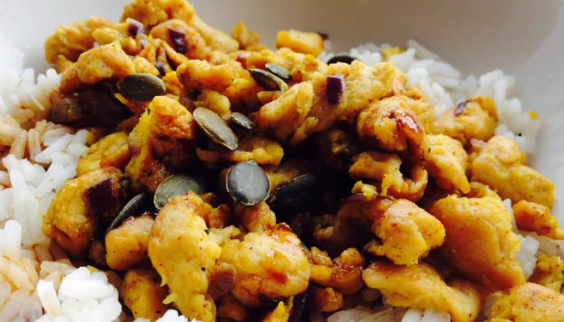 Tierleidfrei genießen: Veganes “Hühnchen”-Curry Tierleidfrei genießen: Veganes “Hühnchen”-Curry
